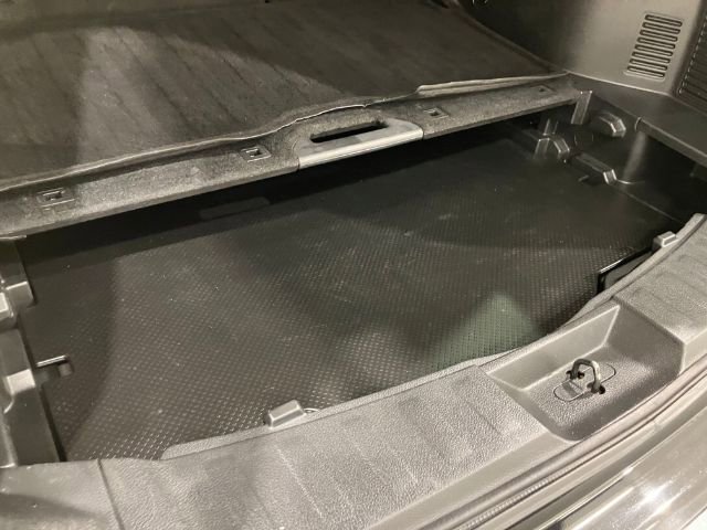 Used 2018 Nissan Rogue SV image 42