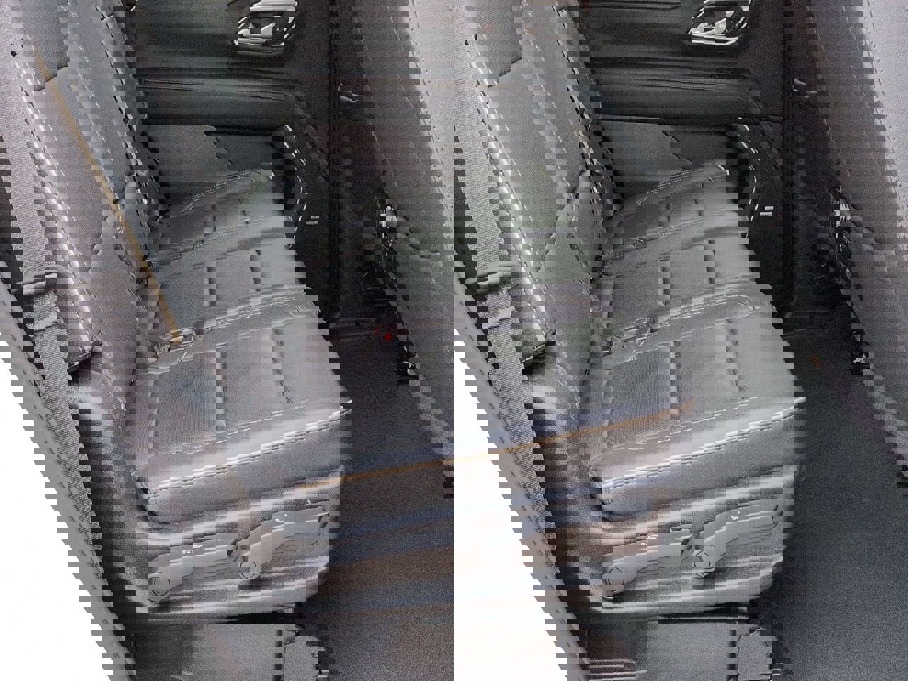 Used 2024 GMC Yukon SLT image 24