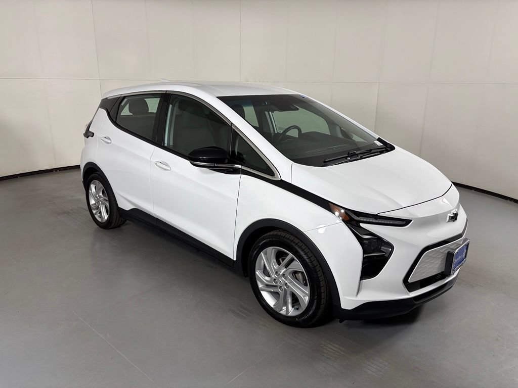 Certified 2023 Chevrolet Bolt LT w/ Driver Confidence Package FWD image 2