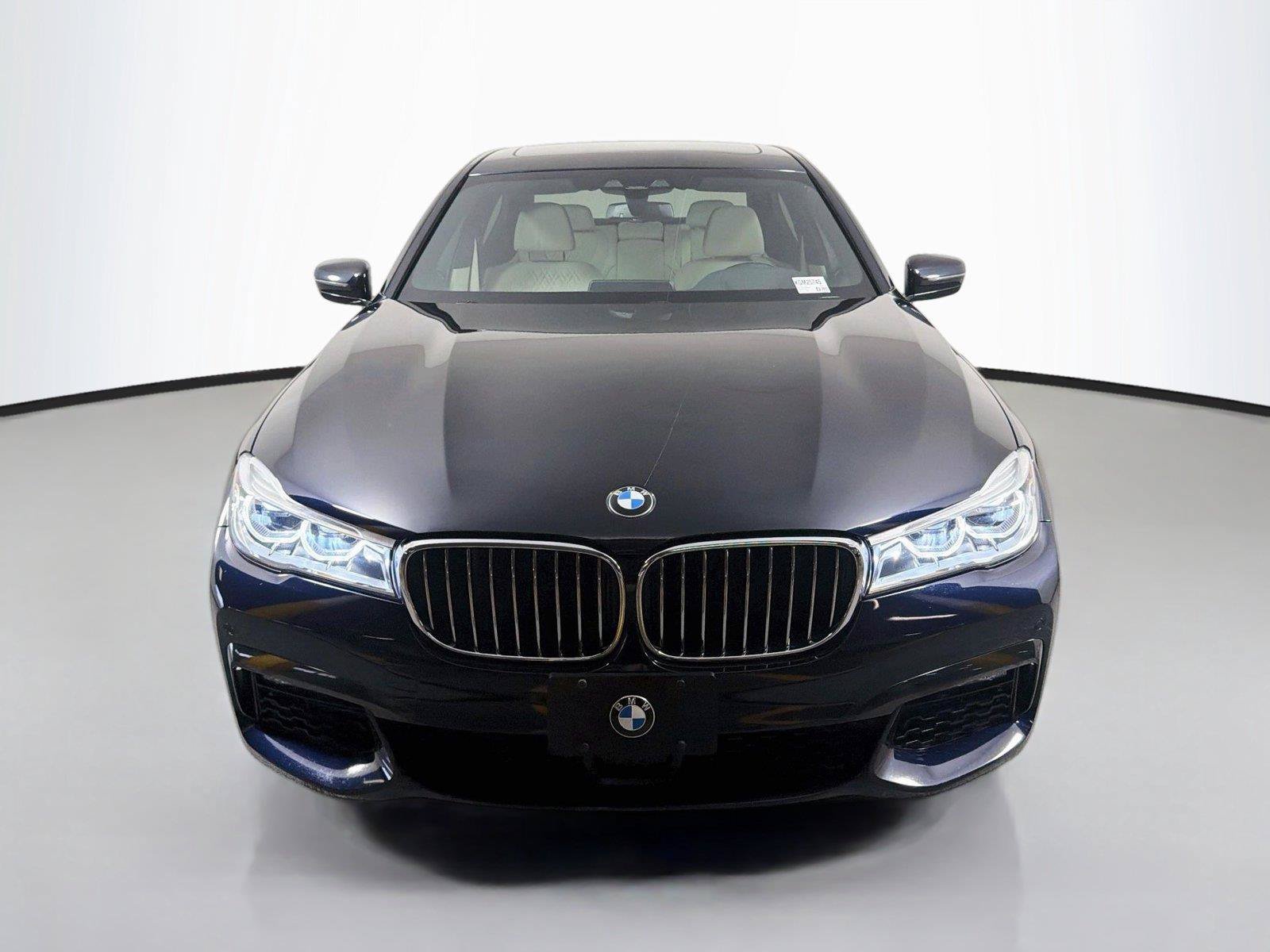 Used 2019 BMW 750i w/ M Sport Package RWD image 2