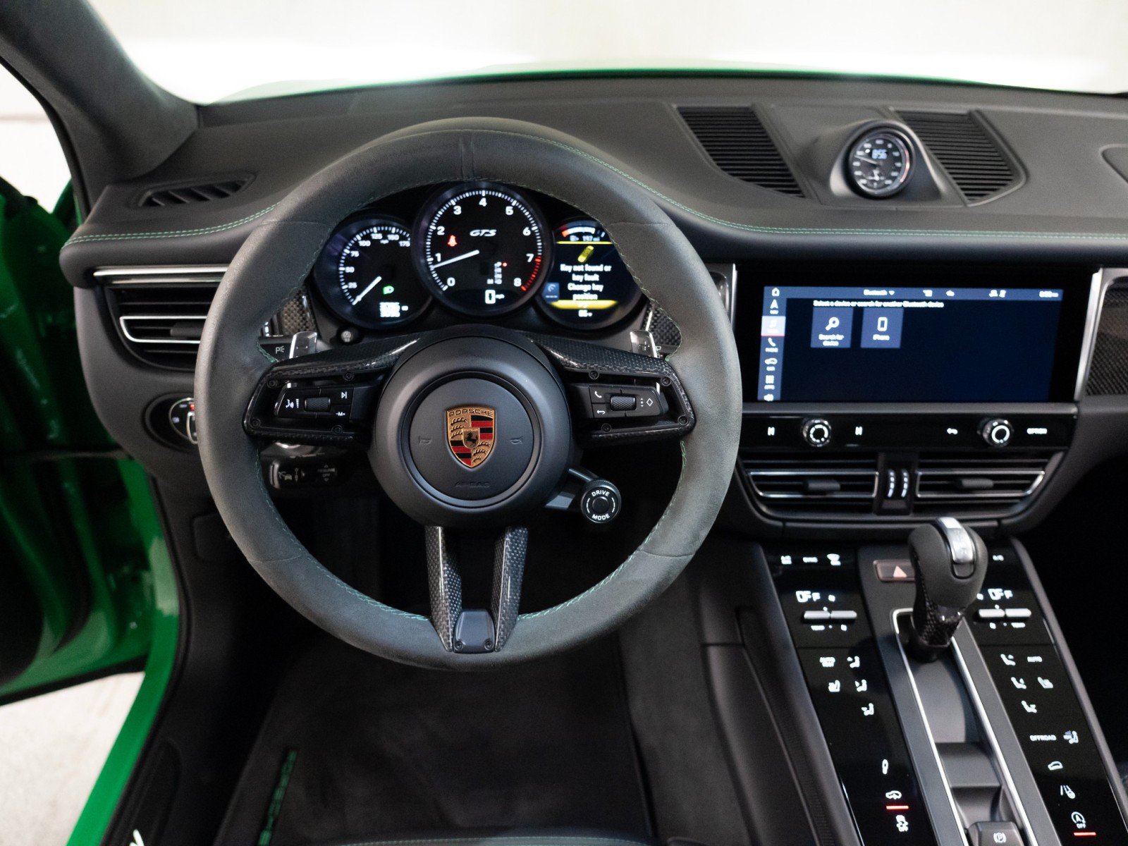 Certified 2026 Porsche Macan GTS AWD/4WD image 29