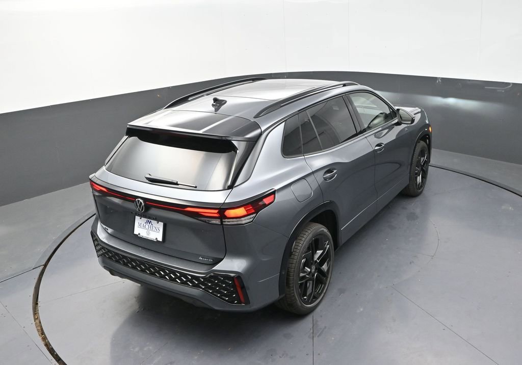 New 2026 Volkswagen Tiguan SE R-Line image 17