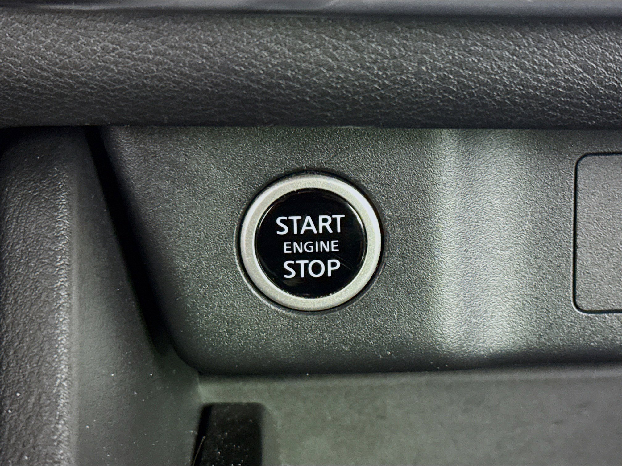 Used 2023 Nissan Rogue SV image 21