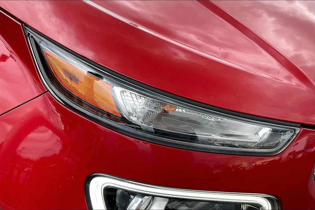 Used 2023 Hyundai Venue Limited FWD image 29