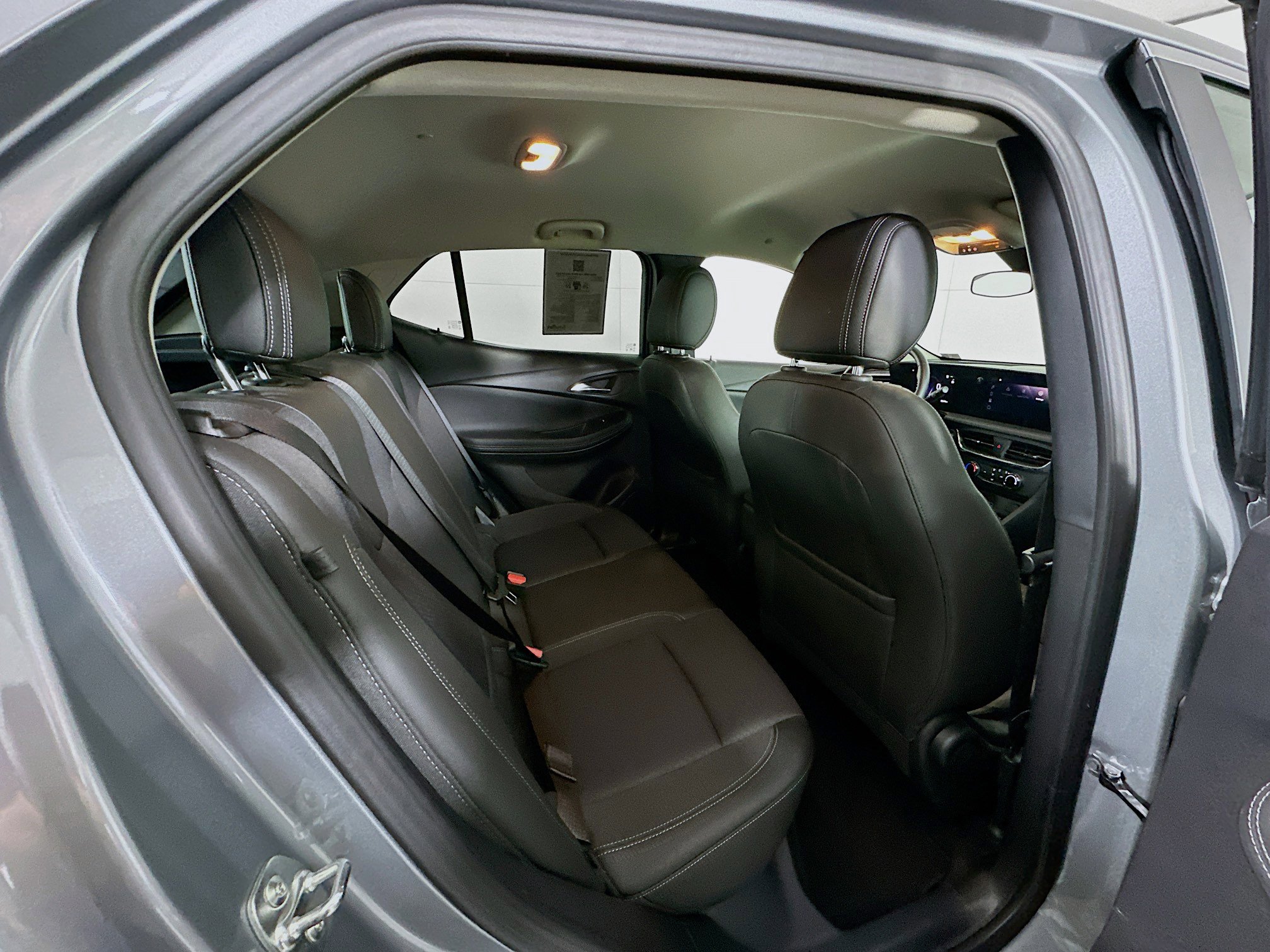 Used 2025 Buick Encore GX Preferred AWD/4WD image 29