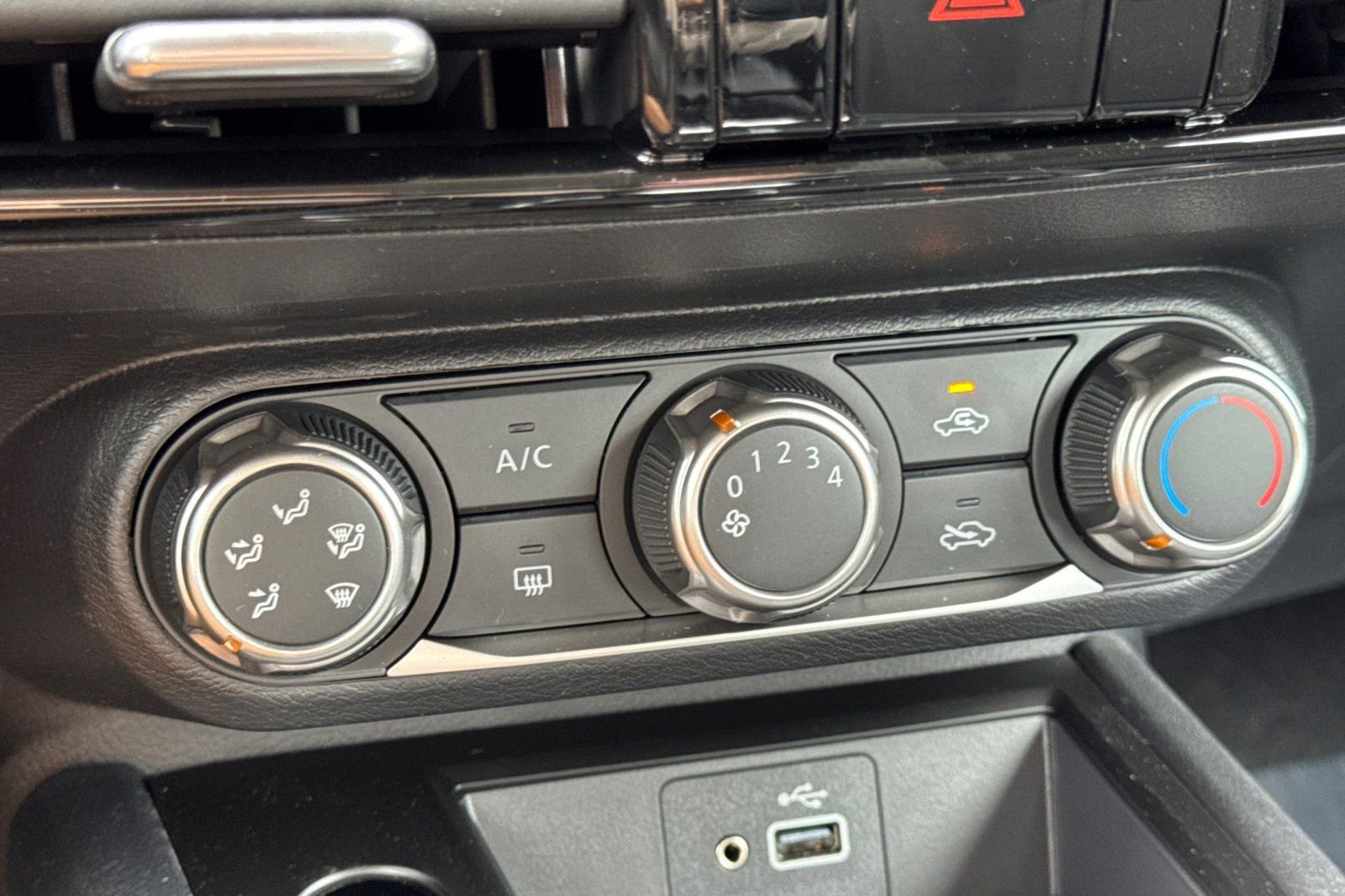 New 2025 Nissan Kicks S image 23