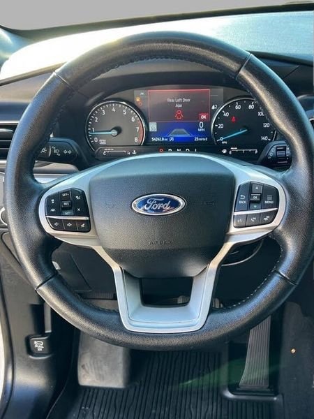 Used 2021 Ford Explorer XLT w/ Equipment Group 202A image 18