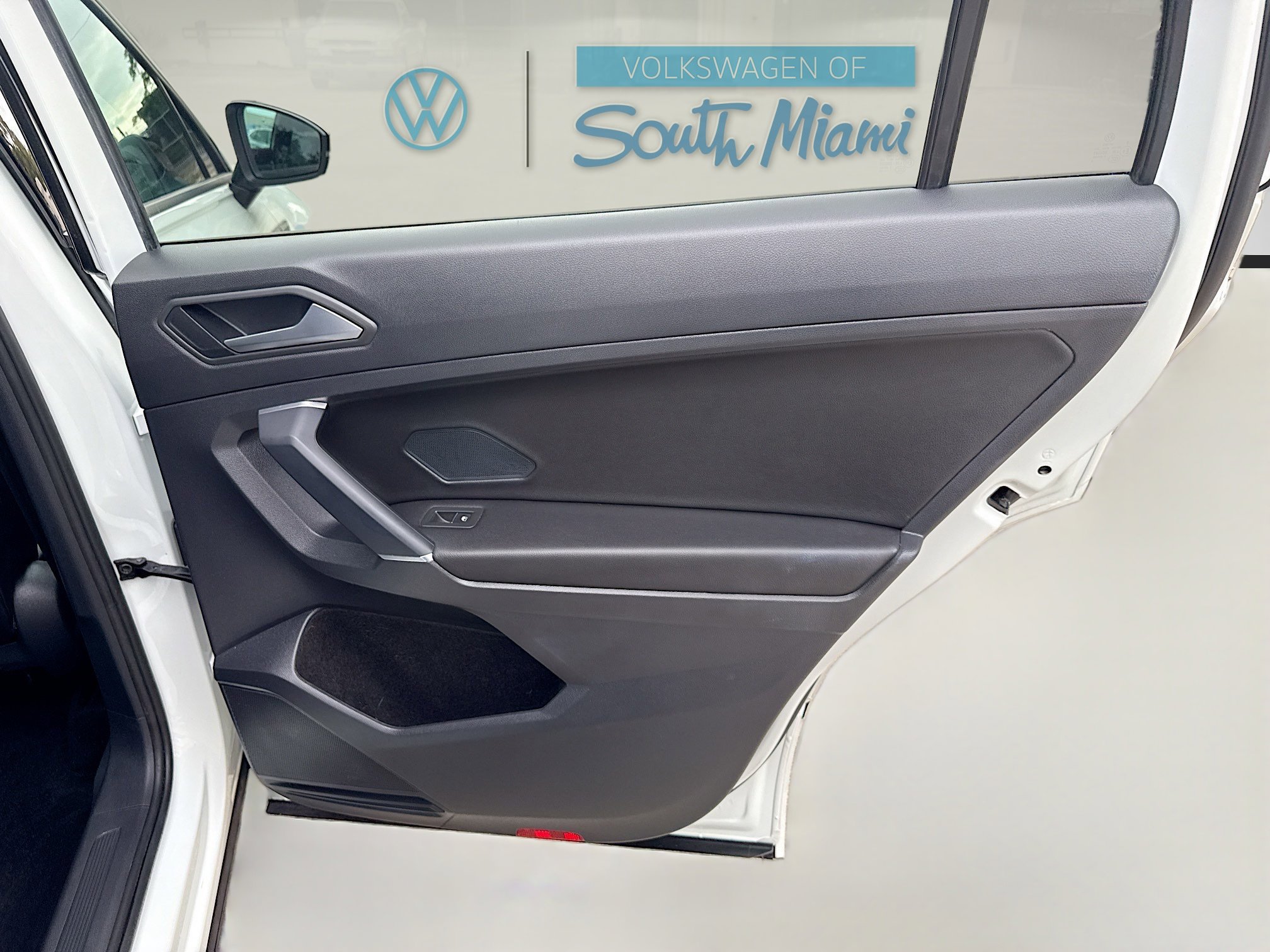 Certified 2020 Volkswagen Tiguan SE R-Line image 25