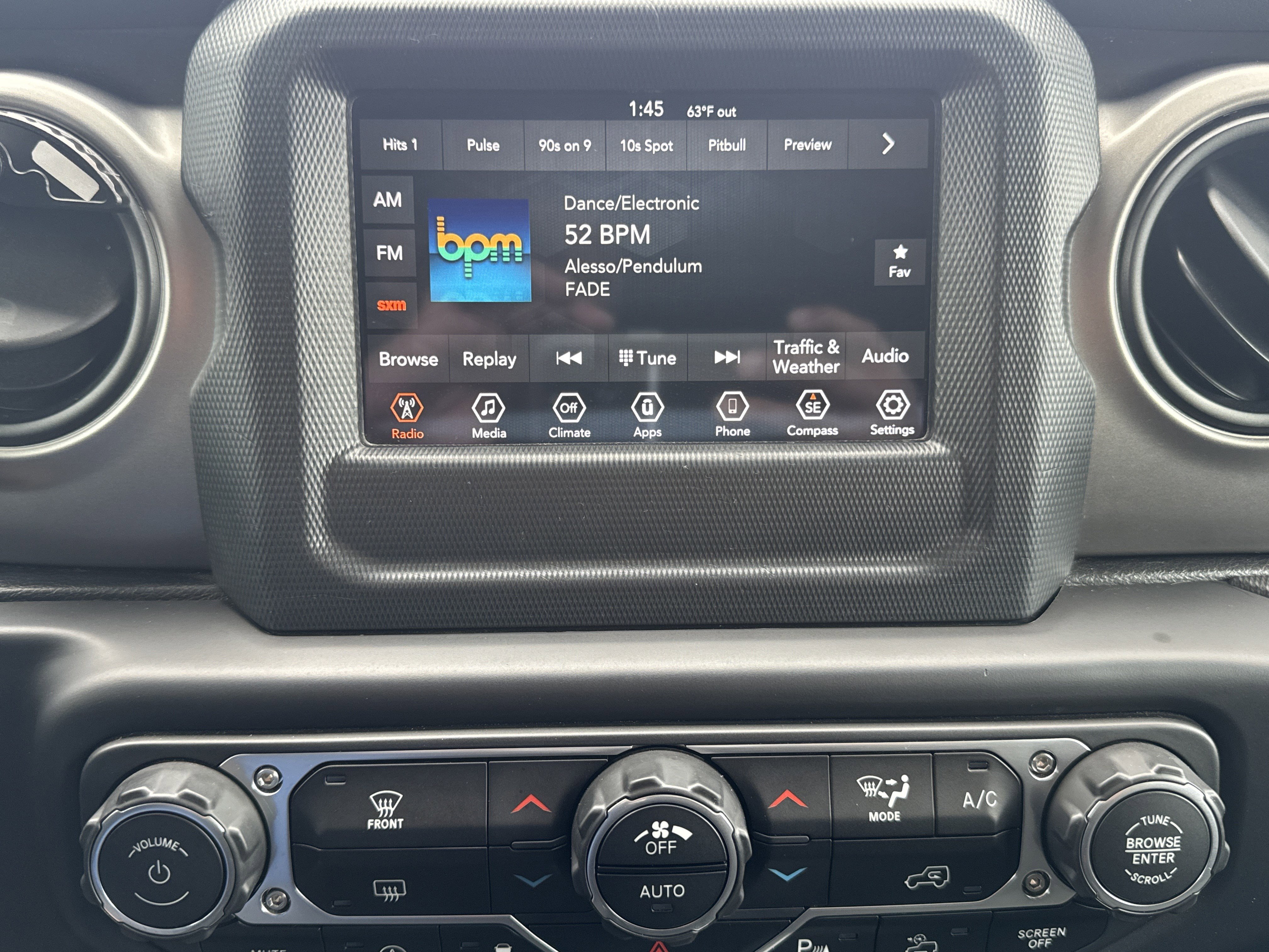 Used 2020 Jeep Gladiator Sport w/ Quick Order Package 24S image 19