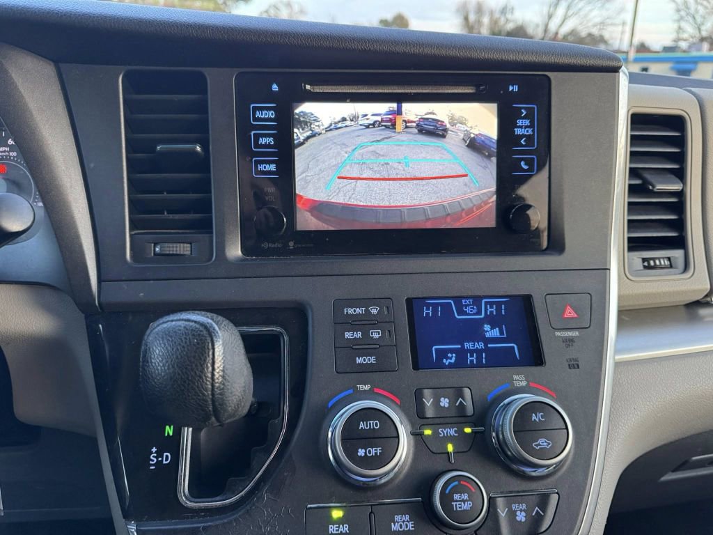 Used 2015 Toyota Sienna LE image 16