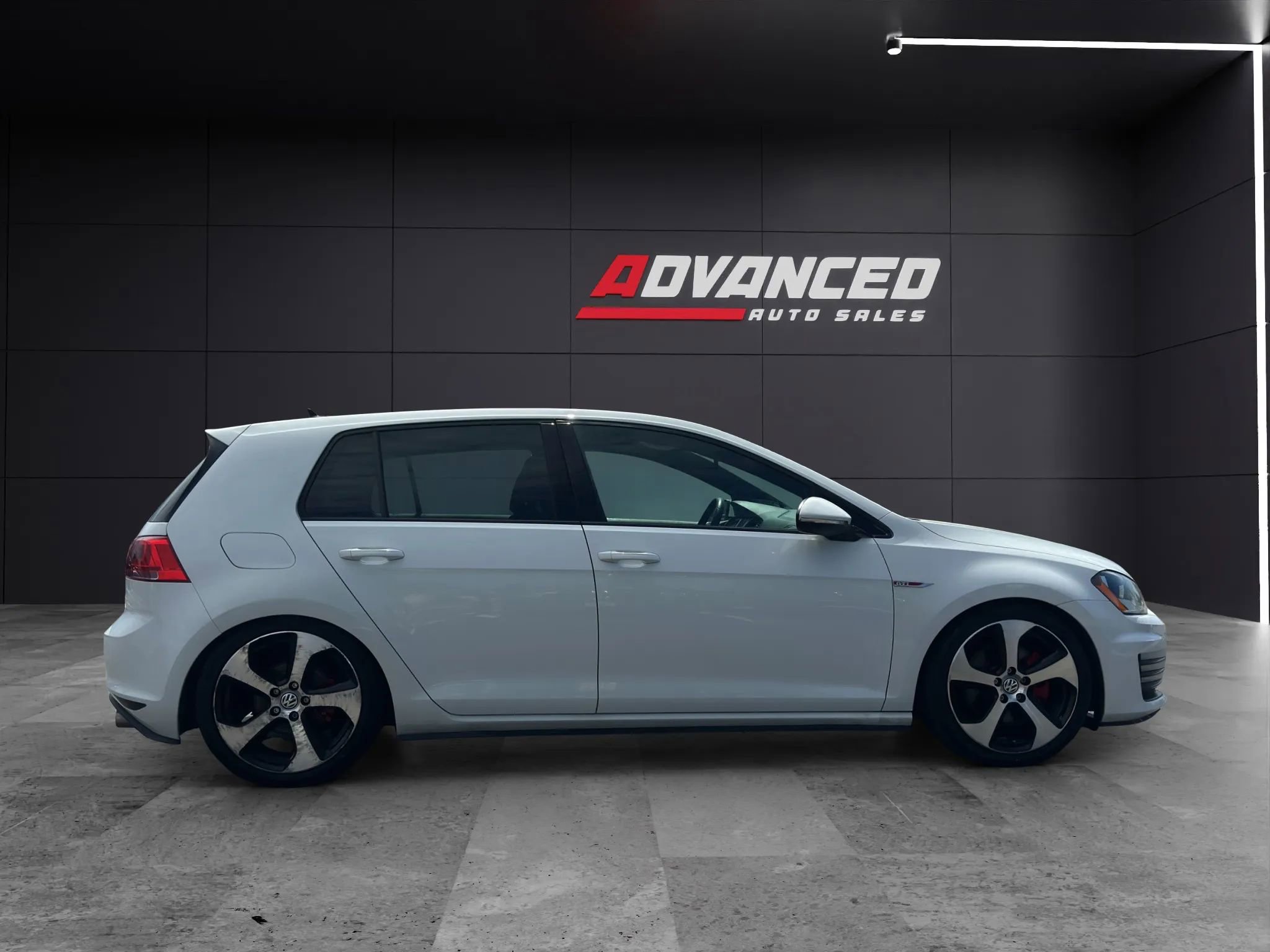 Used 2017 Volkswagen GTI S FWD image 8
