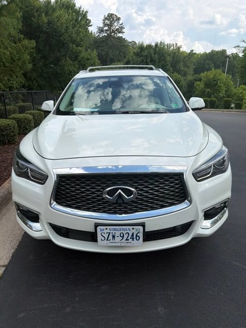 Used 2017 INFINITI QX60 Luxe w/ Deluxe Technology Package