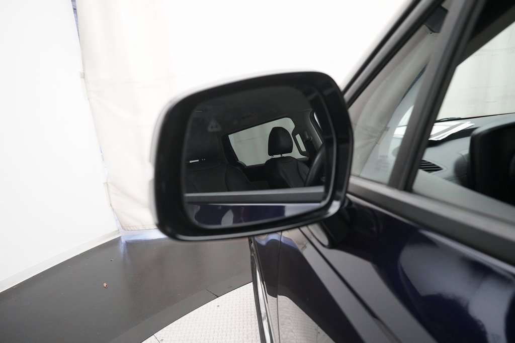 Certified 2024 Kia Carnival LX image 25