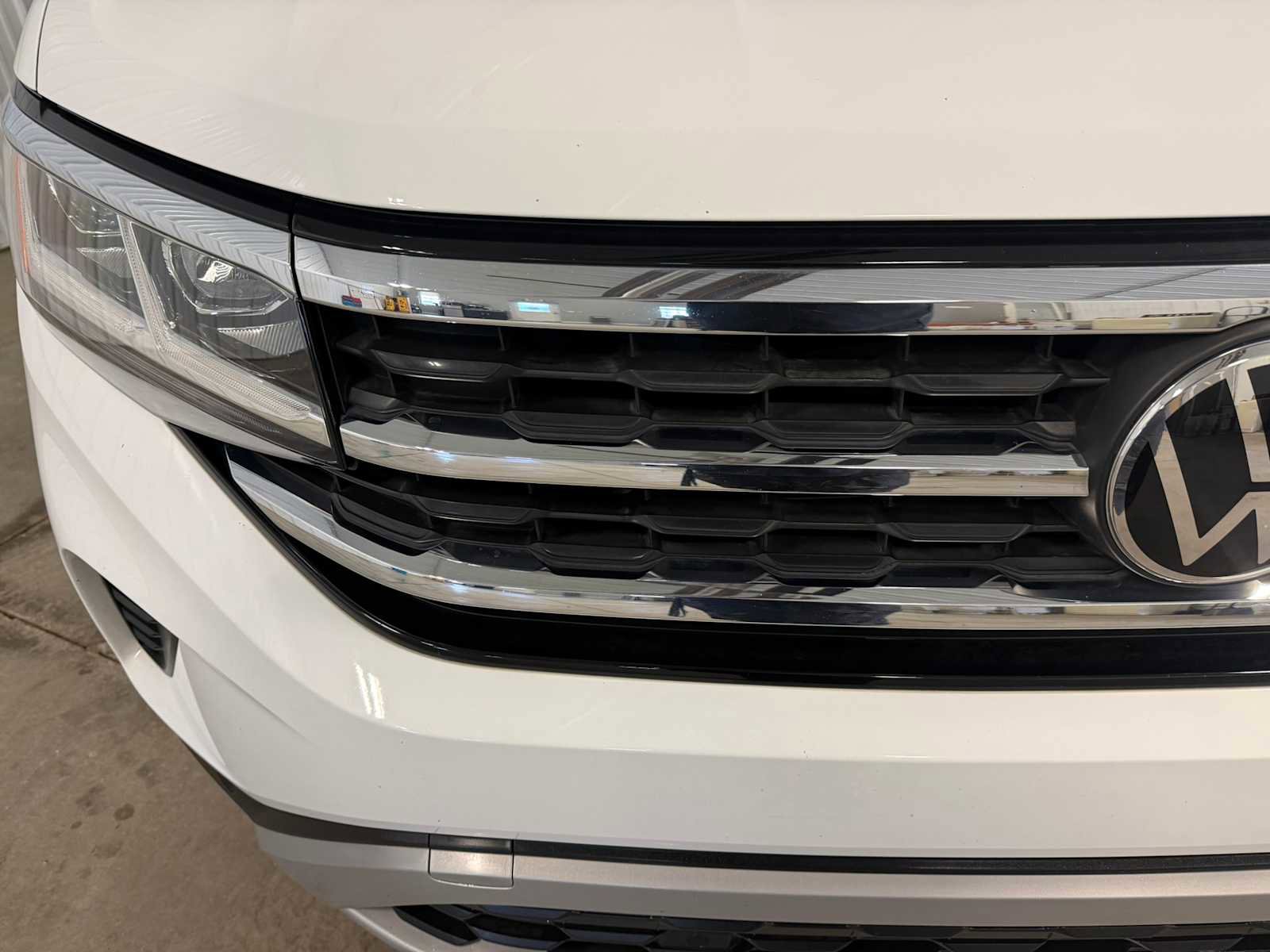 Certified 2020 Volkswagen Atlas Cross Sport SE w/ Panoramic Sunroof Package image 4