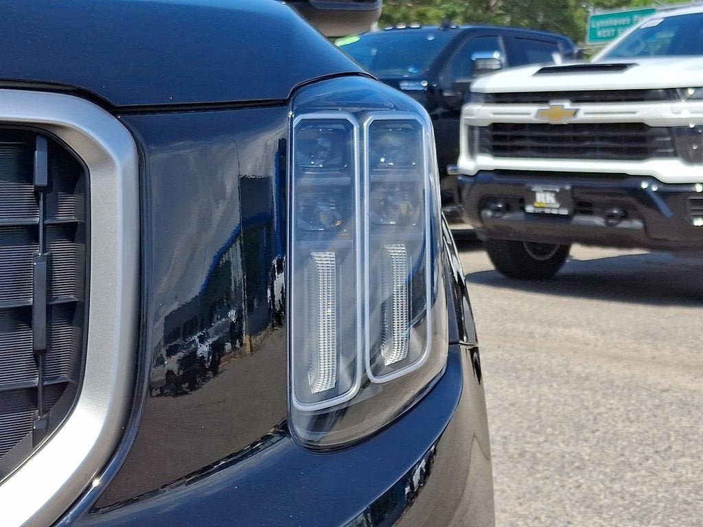 Used 2025 Kia Telluride EX w/ EX Captain's Chair Package FWD image 9