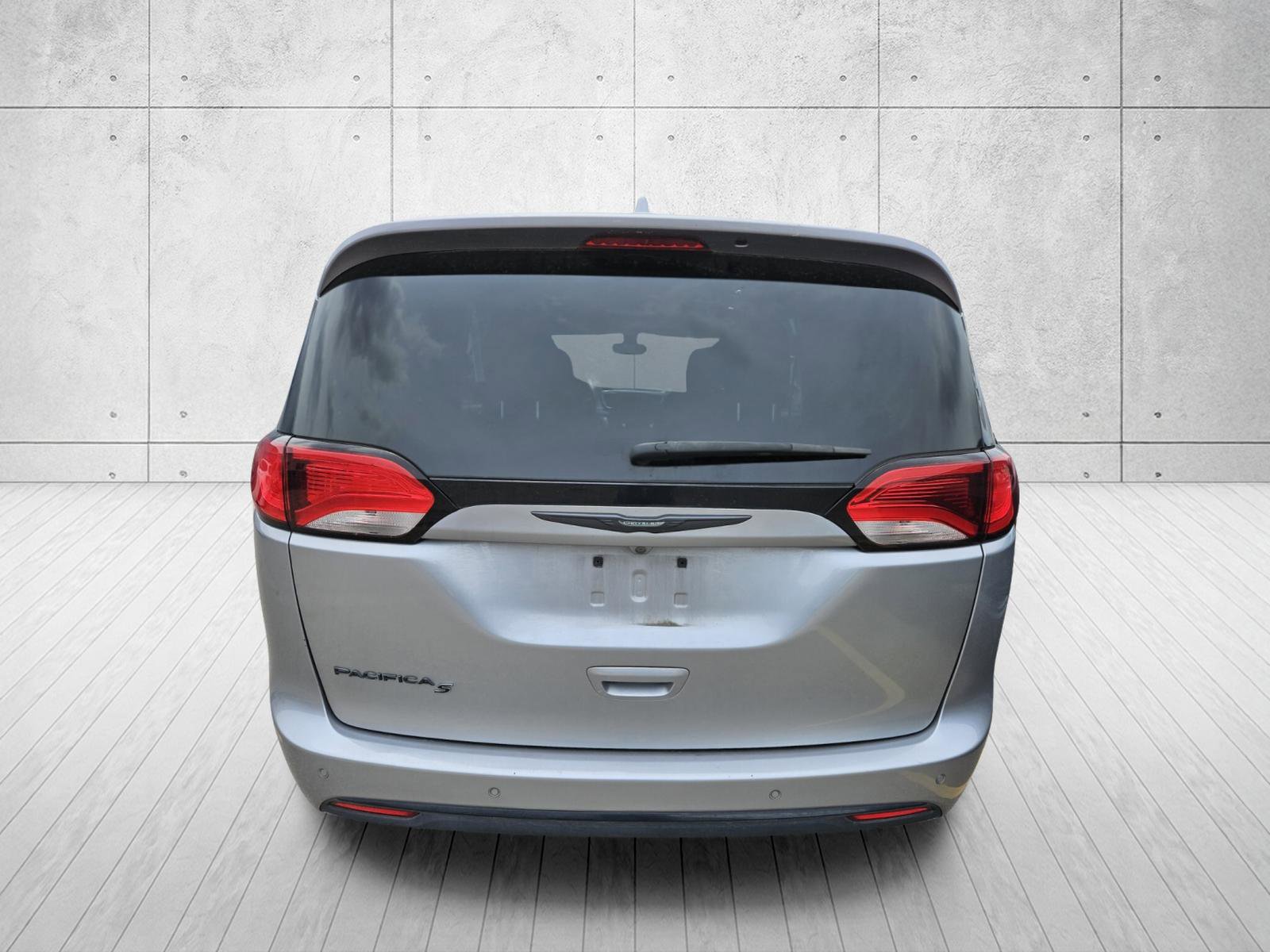 Used 2019 Chrysler Pacifica Touring Plus w/ S Appearance Package FWD image 9