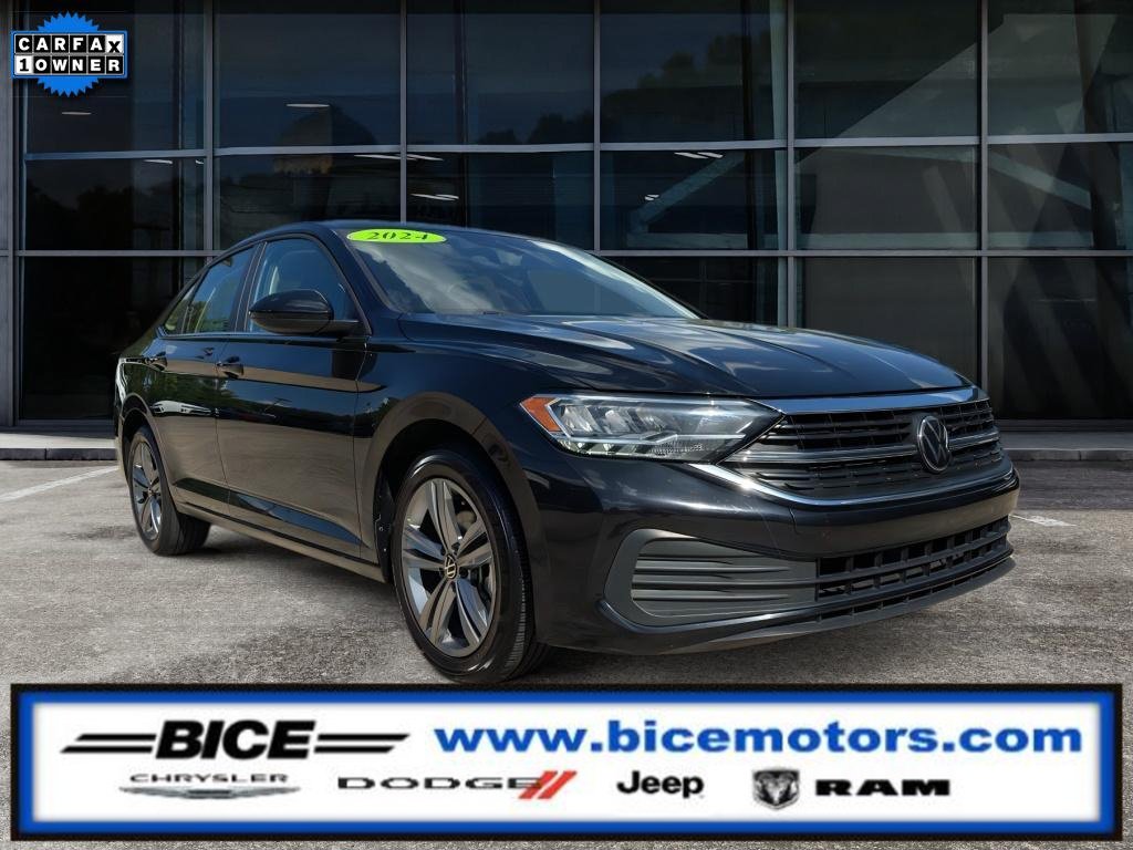 Used 2024 Volkswagen Jetta SE FWD image 1