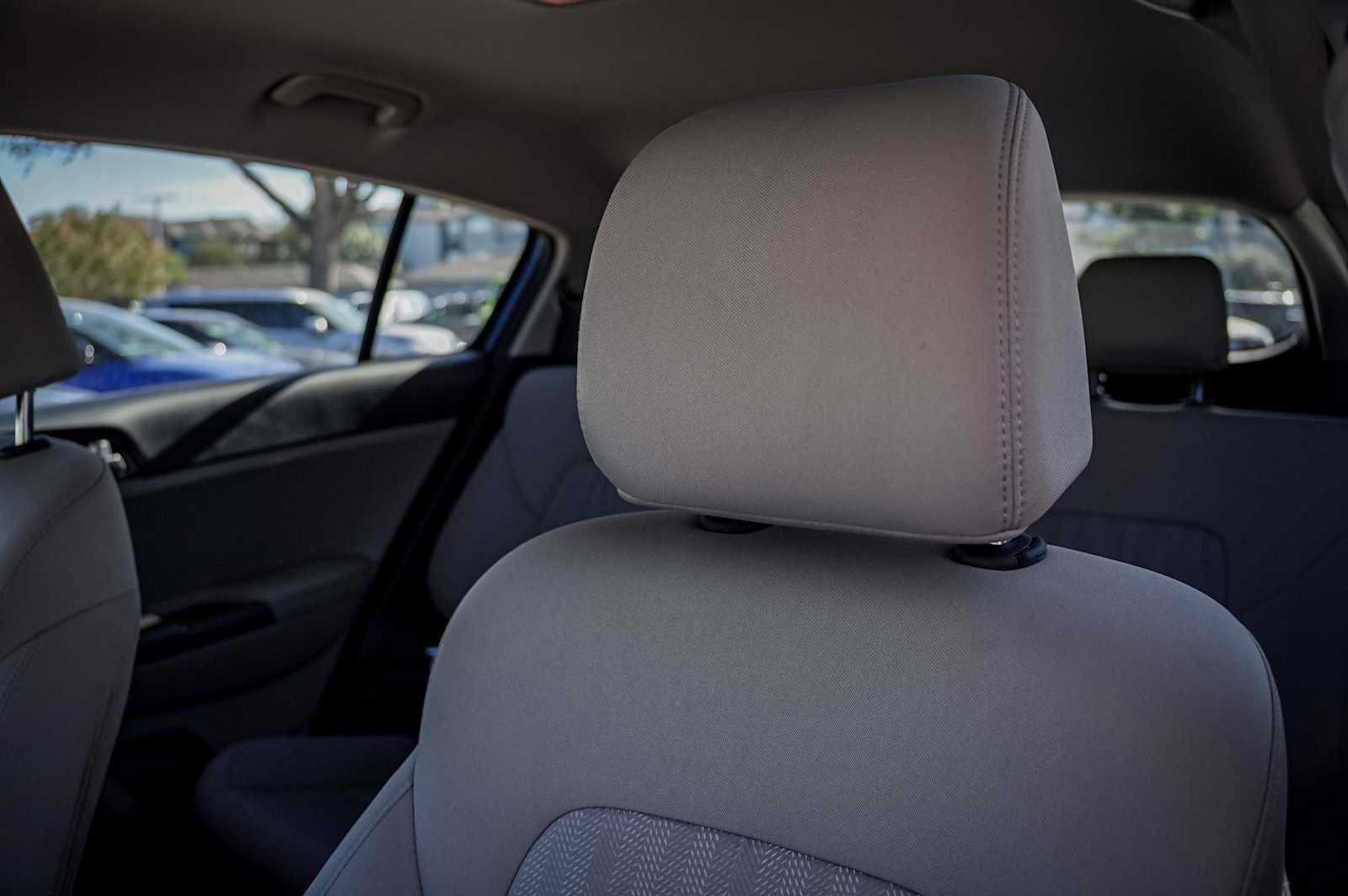 Used 2022 Kia Sportage LX image 11