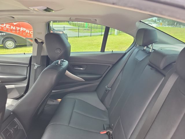 Used 2018 BMW 320i xDrive Sedan w/ Convenience Package AWD/4WD image 12