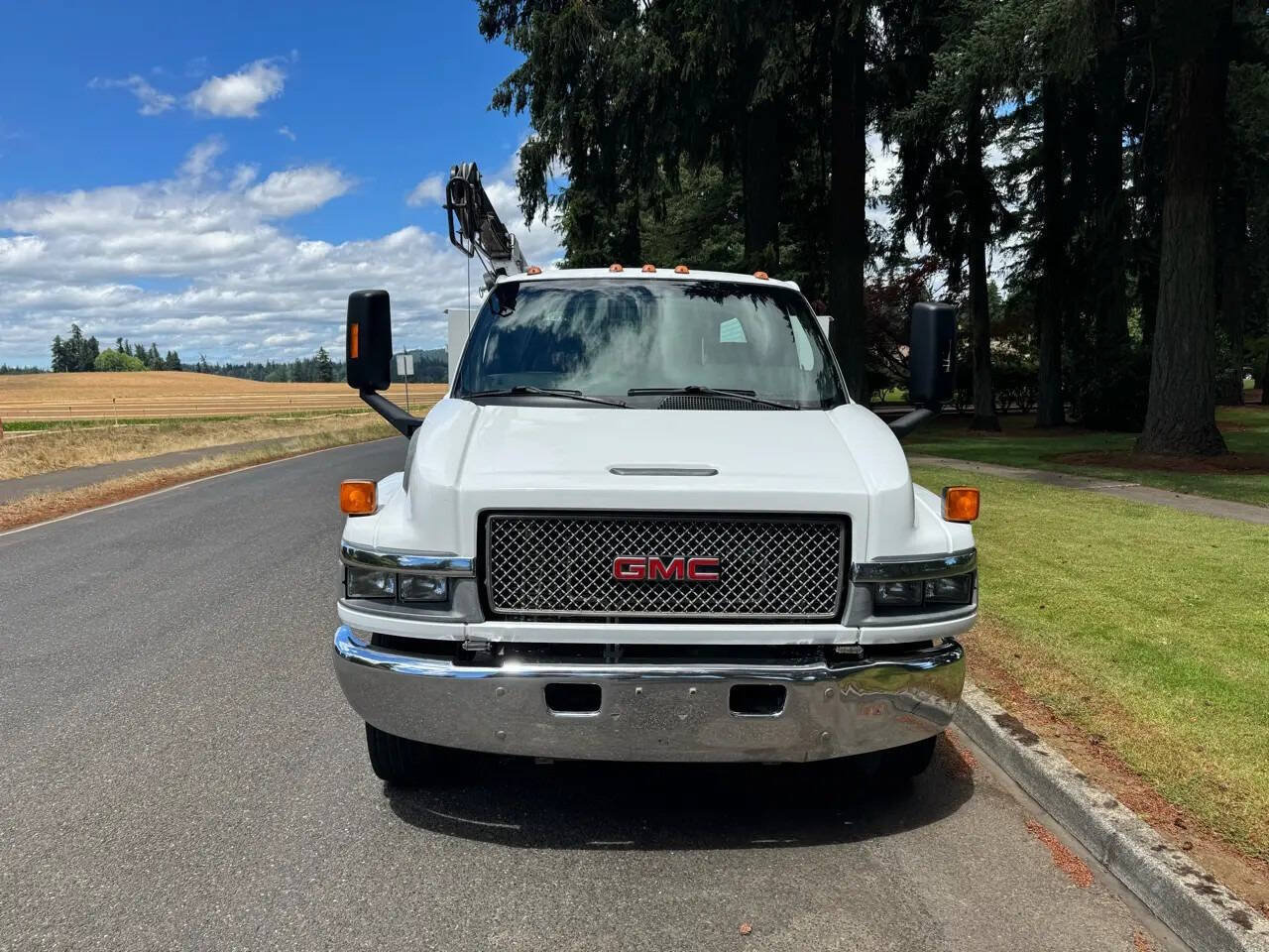 Used 2005 GMC TopKick C4500 2WD Regular Cab image 3