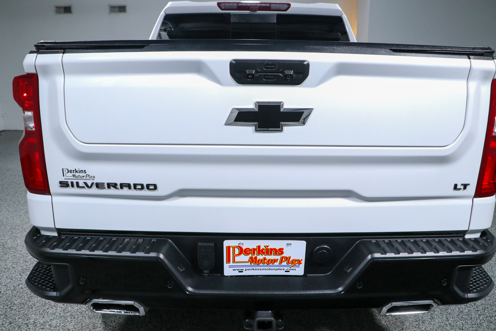 Used 2024 Chevrolet Silverado 1500 LT Trail Boss w/ LT Trail Boss Premium Package AWD/4WD image 8