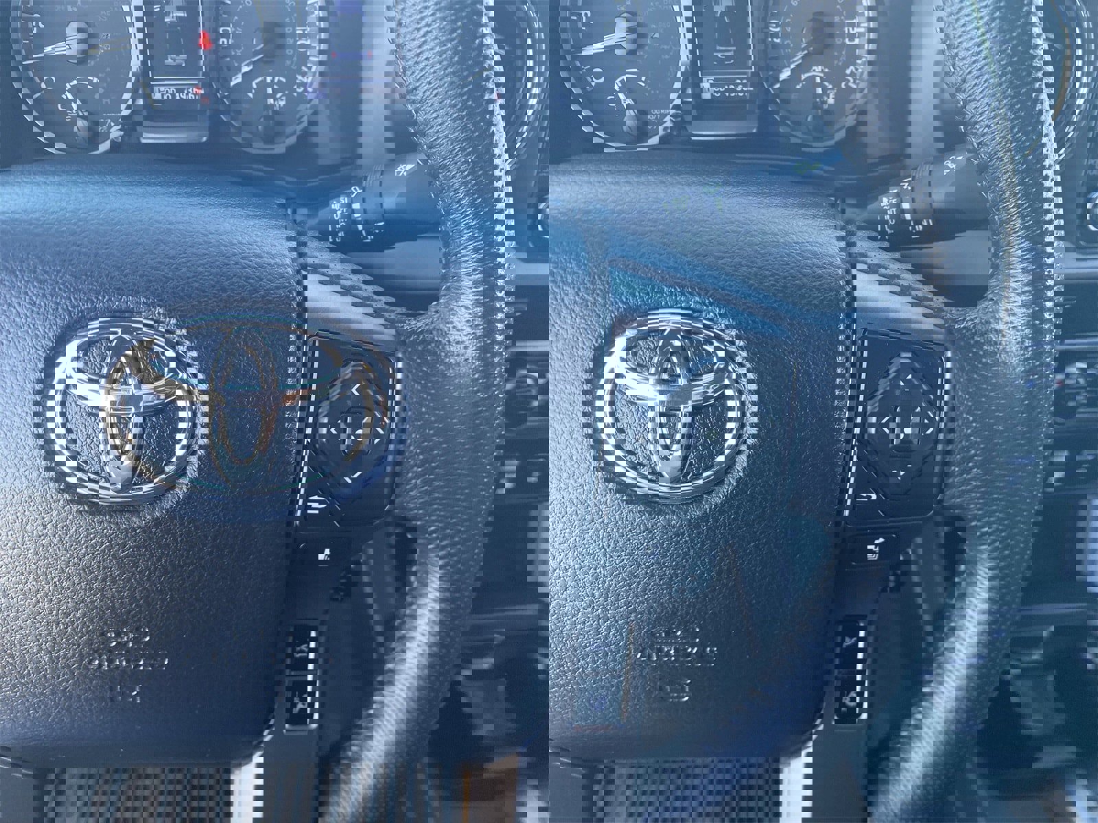 Used 2022 Toyota Tacoma TRD Off-Road image 26