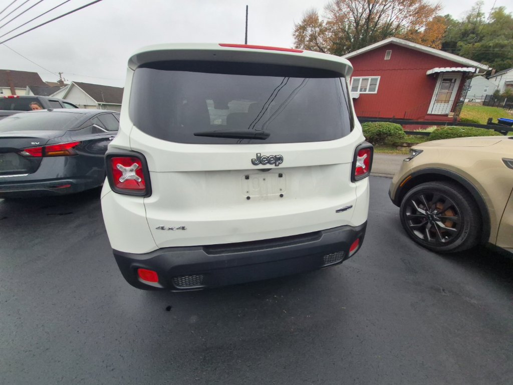 Used 2016 Jeep Renegade Latitude w/ Cold Weather Group AWD/4WD image 6