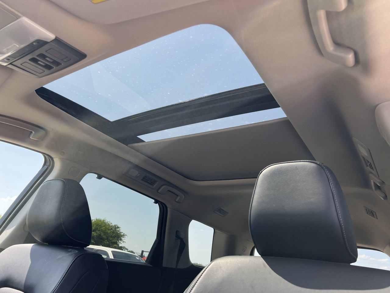Certified 2025 Nissan Pathfinder Platinum FWD image 11