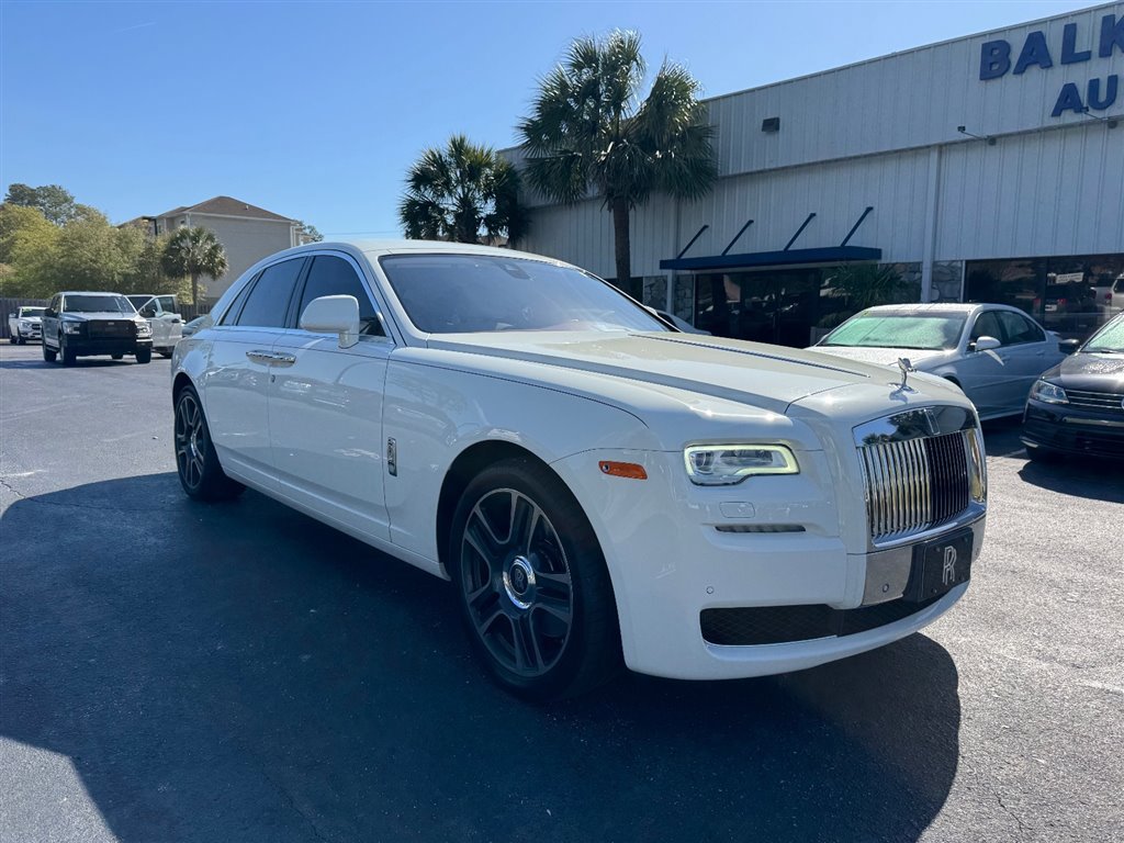 Used 2017 Rolls-Royce Ghost image 2
