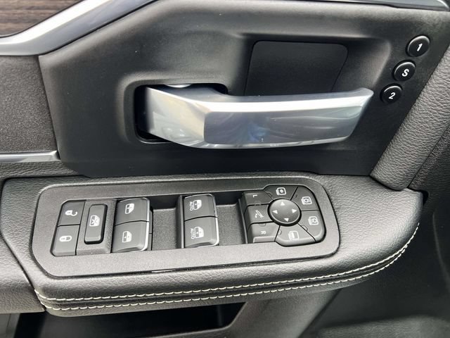 New 2026 RAM 2500 Laramie AWD/4WD image 12