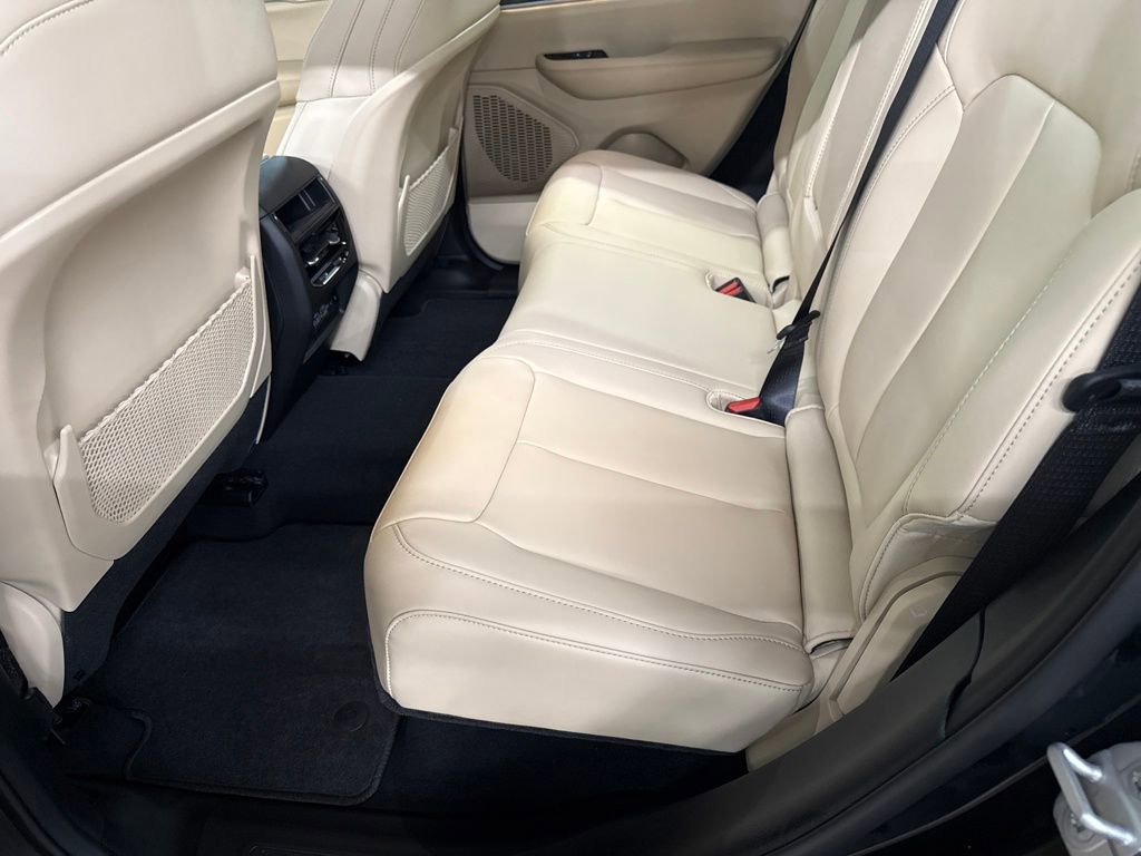 New 2025 Jeep Grand Cherokee Limited w/ Black Appearance Package image 25