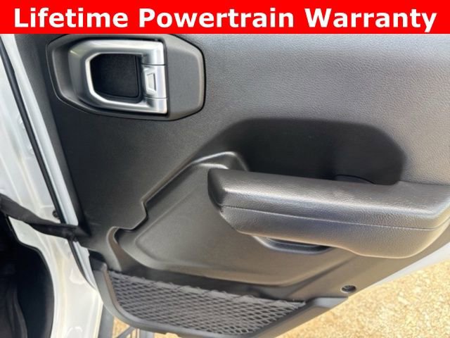 Used 2024 Jeep Gladiator Rubicon w/ Technology Group image 31