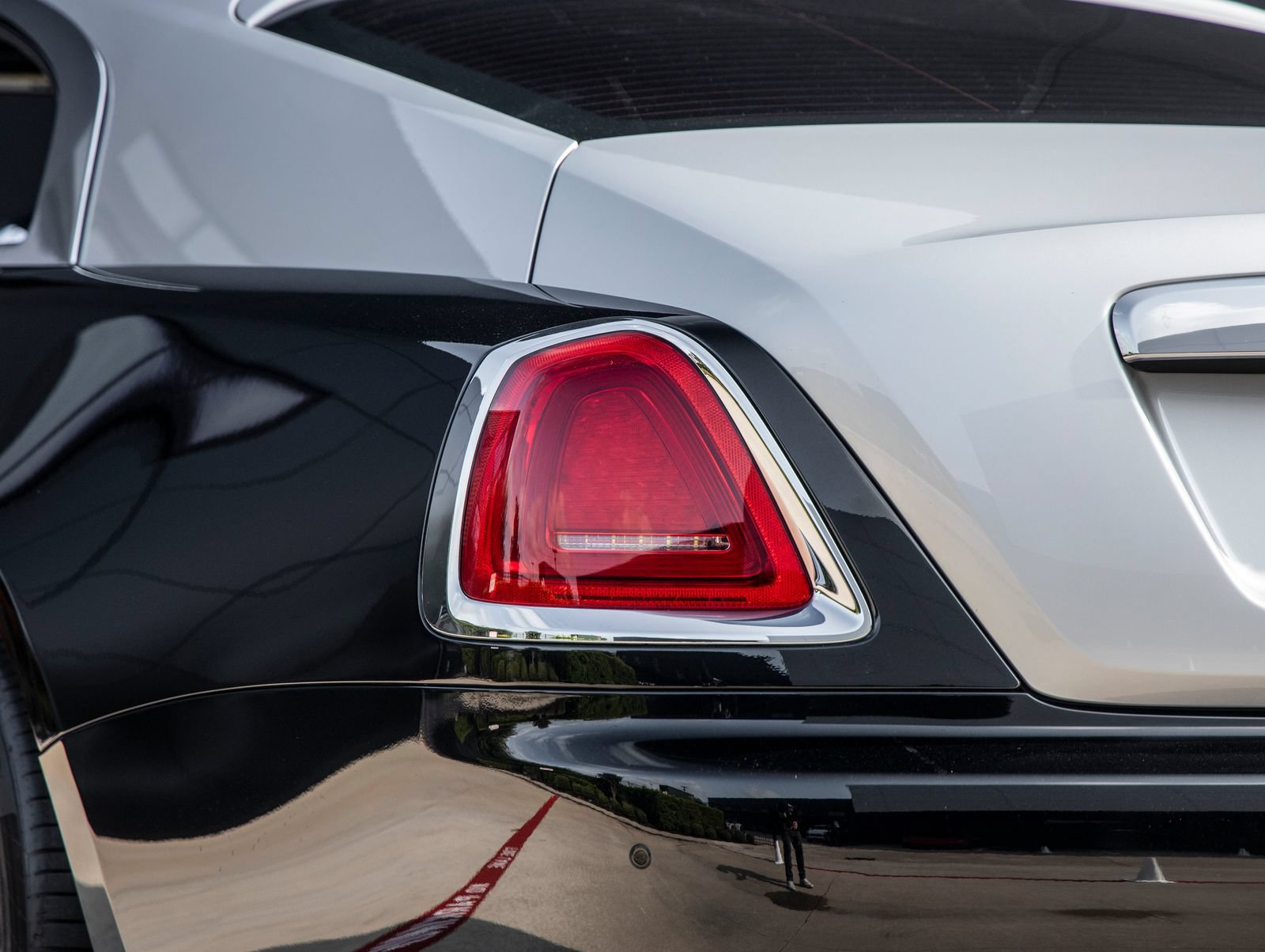 Used 2019 Rolls-Royce Wraith RWD image 14