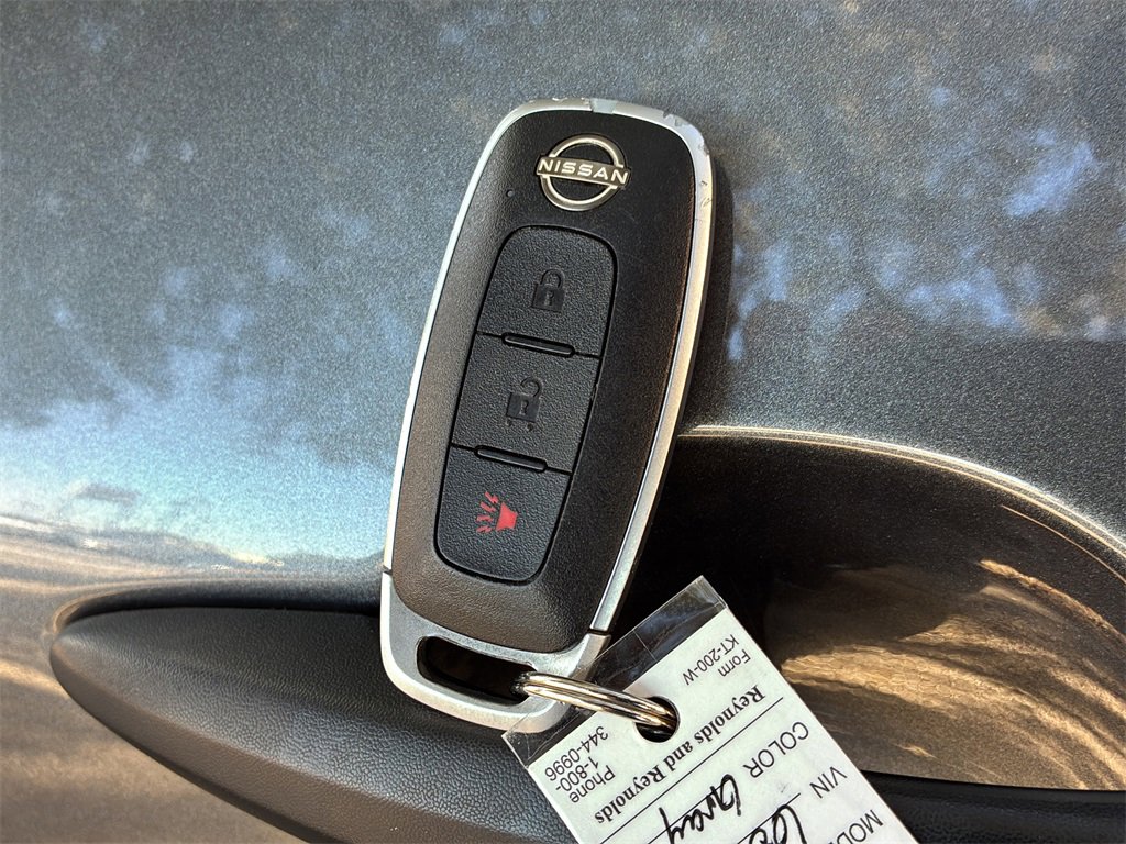 Used 2024 Nissan Rogue S image 30