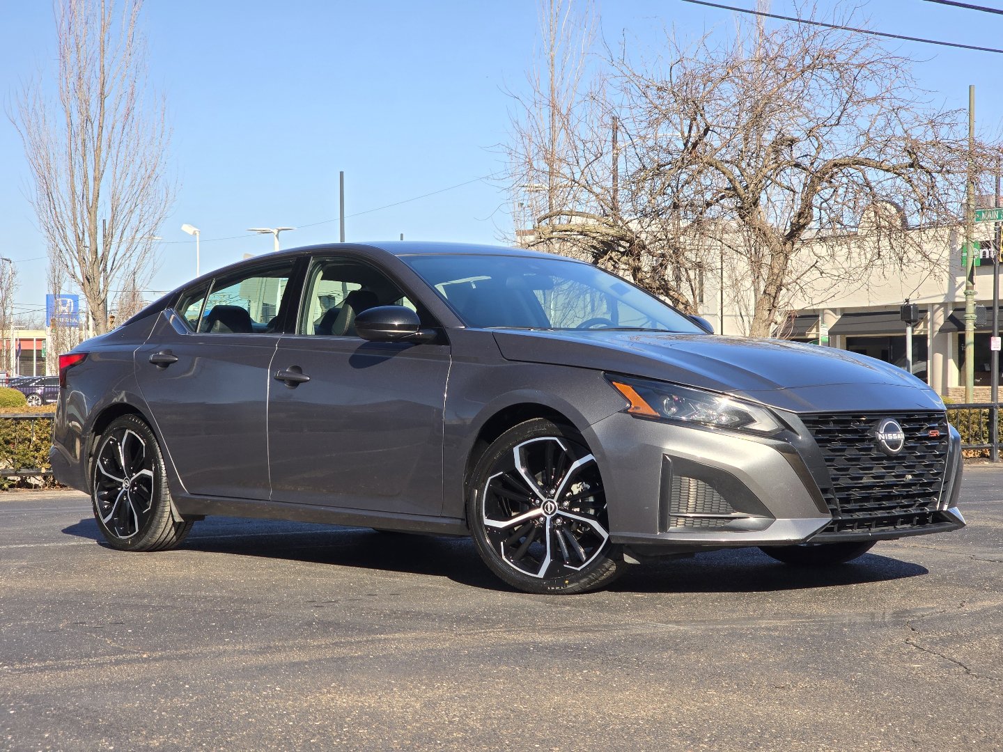 Used 2024 Nissan Altima 2.5 SR image 2