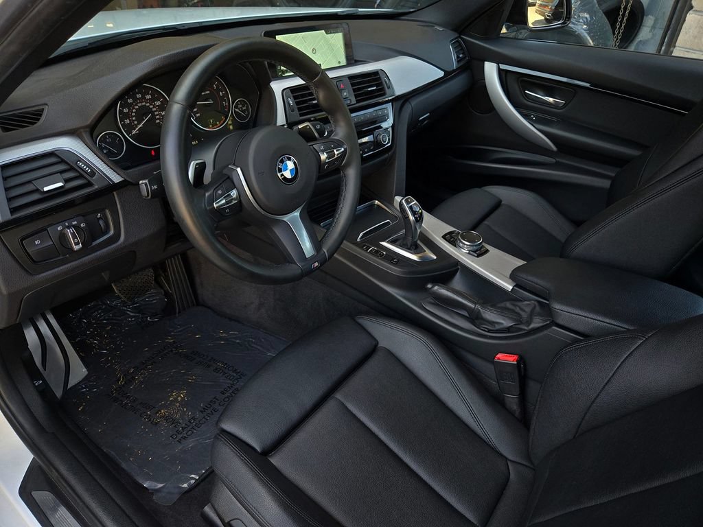 Used 2017 BMW 330i Sedan RWD image 9