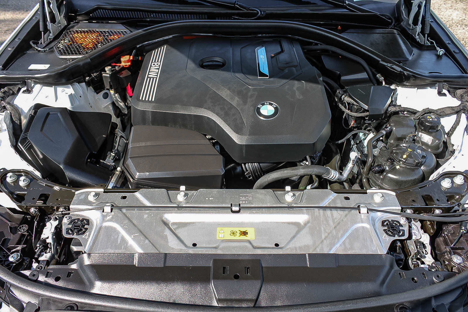 Used 2024 BMW 330e image 27