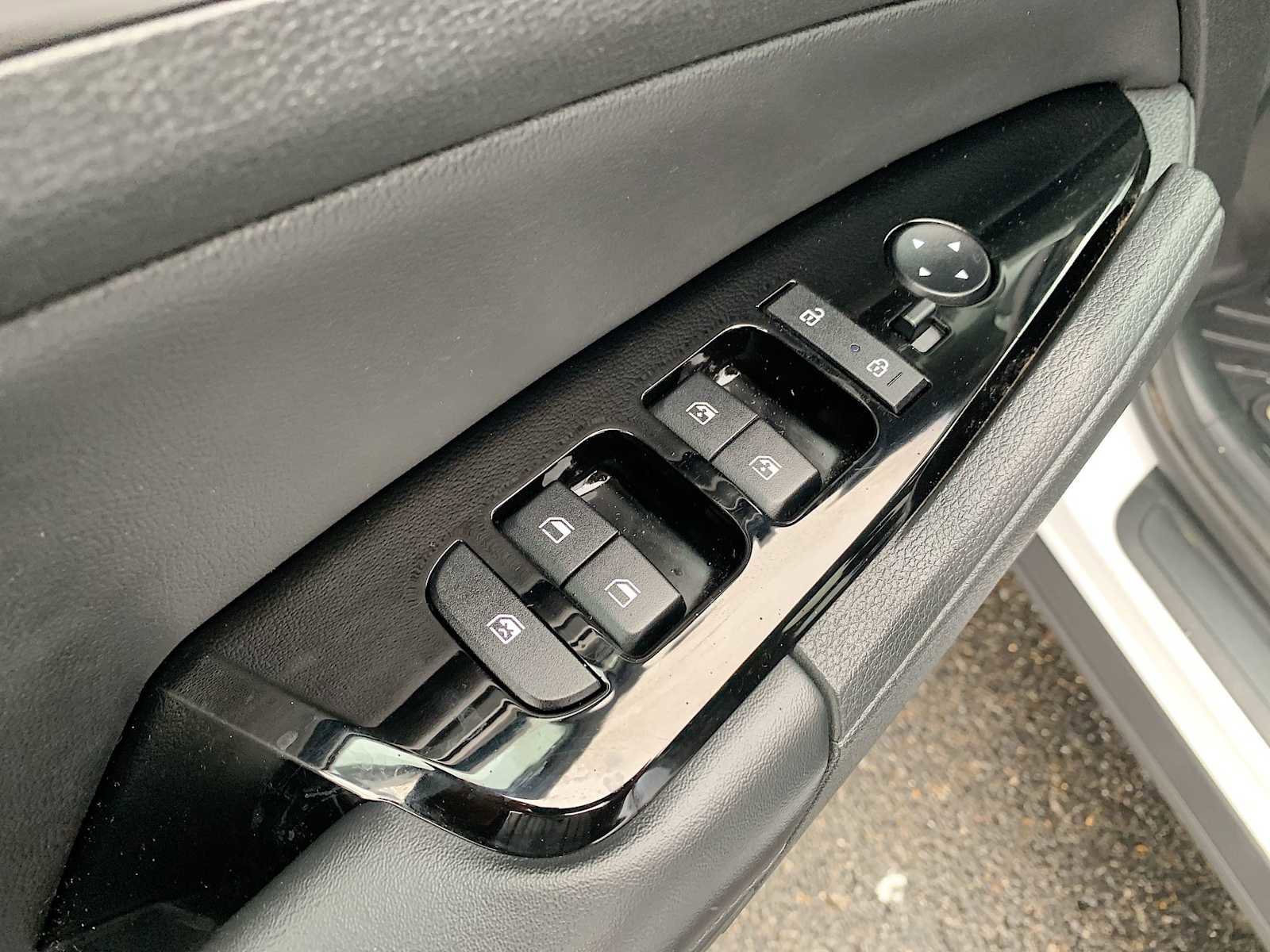 Used 2023 Kia Sportage EX image 23