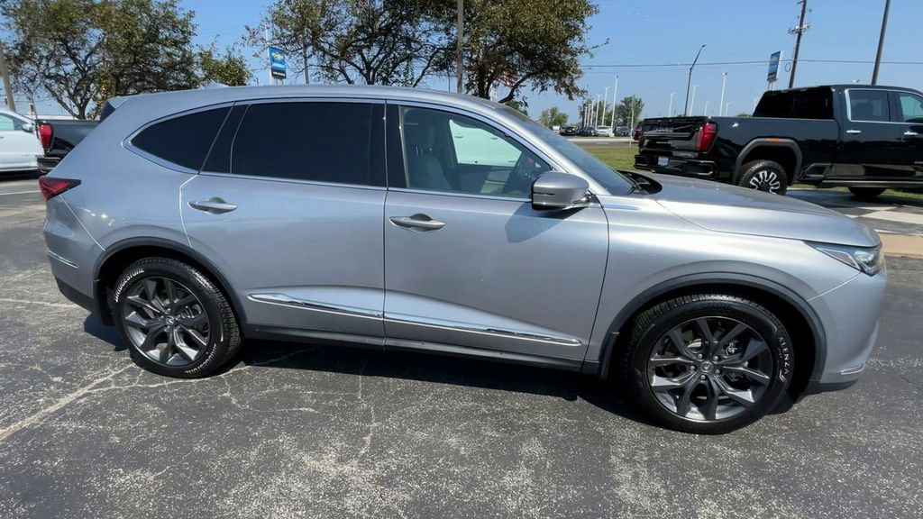 Used 2023 Acura MDX w/ Technology Package AWD/4WD image 3