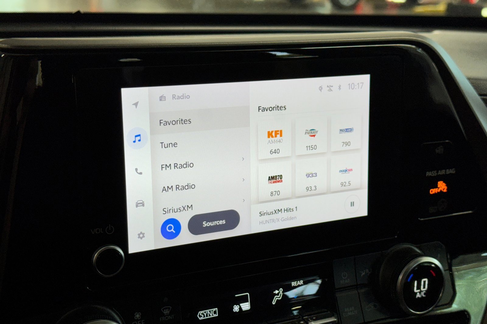 Used 2023 Toyota Highlander XLE image 19