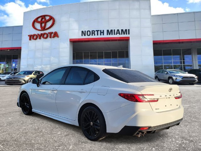 Used 2025 Toyota Camry SE FWD image 3