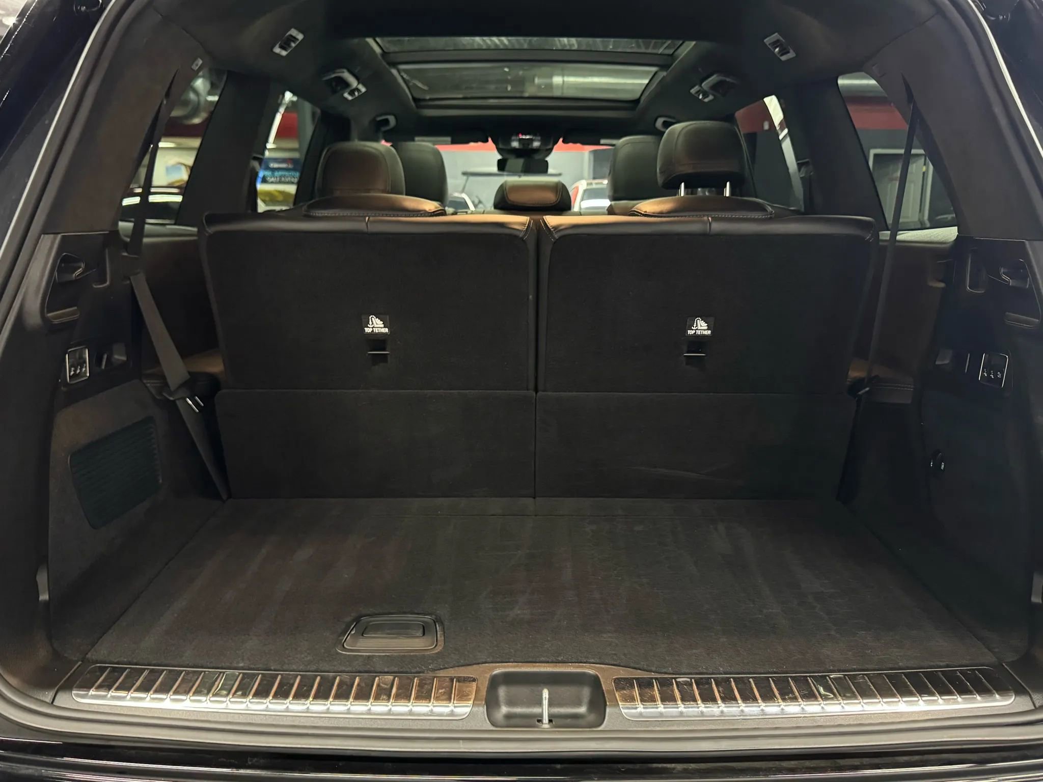 Used 2024 Mercedes-Benz GLS 63 AMG 4MATIC image 35