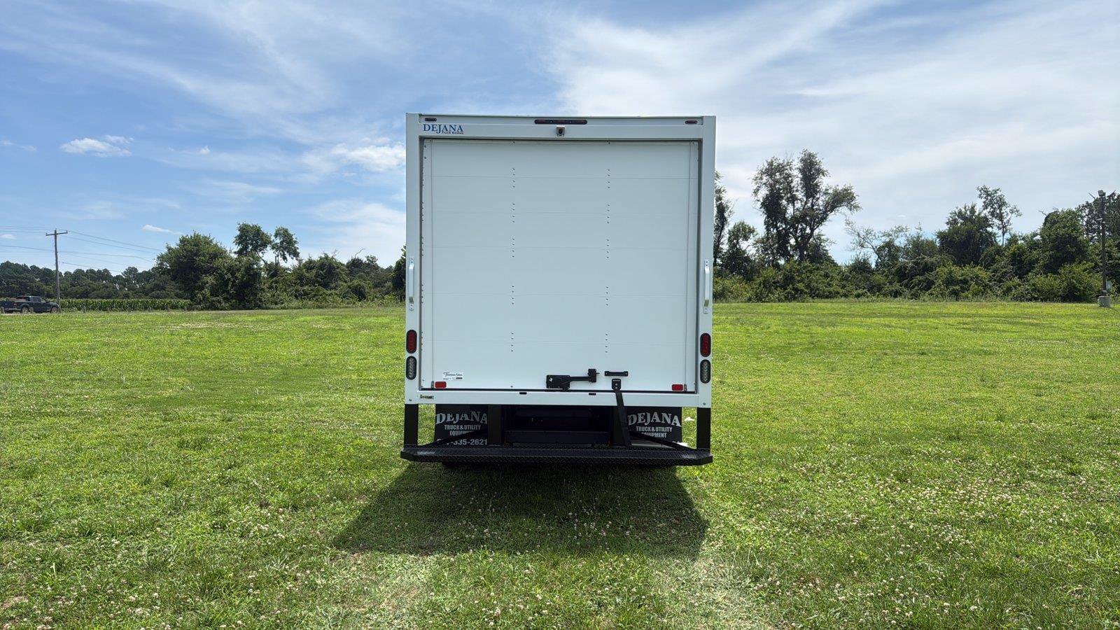 New 2027 Ford E-350 and Econoline 350 Super Duty w/ Power Equipment Group RWD image 4