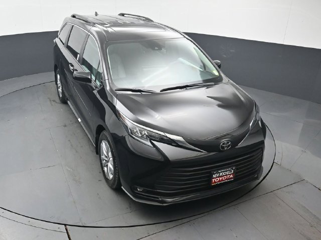 Certified 2026 Toyota Sienna XLE AWD/4WD image 44