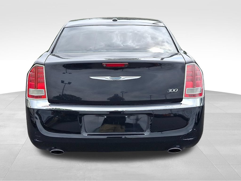 Used 2013 Chrysler 300 w/ Driver Convenience Group RWD image 5