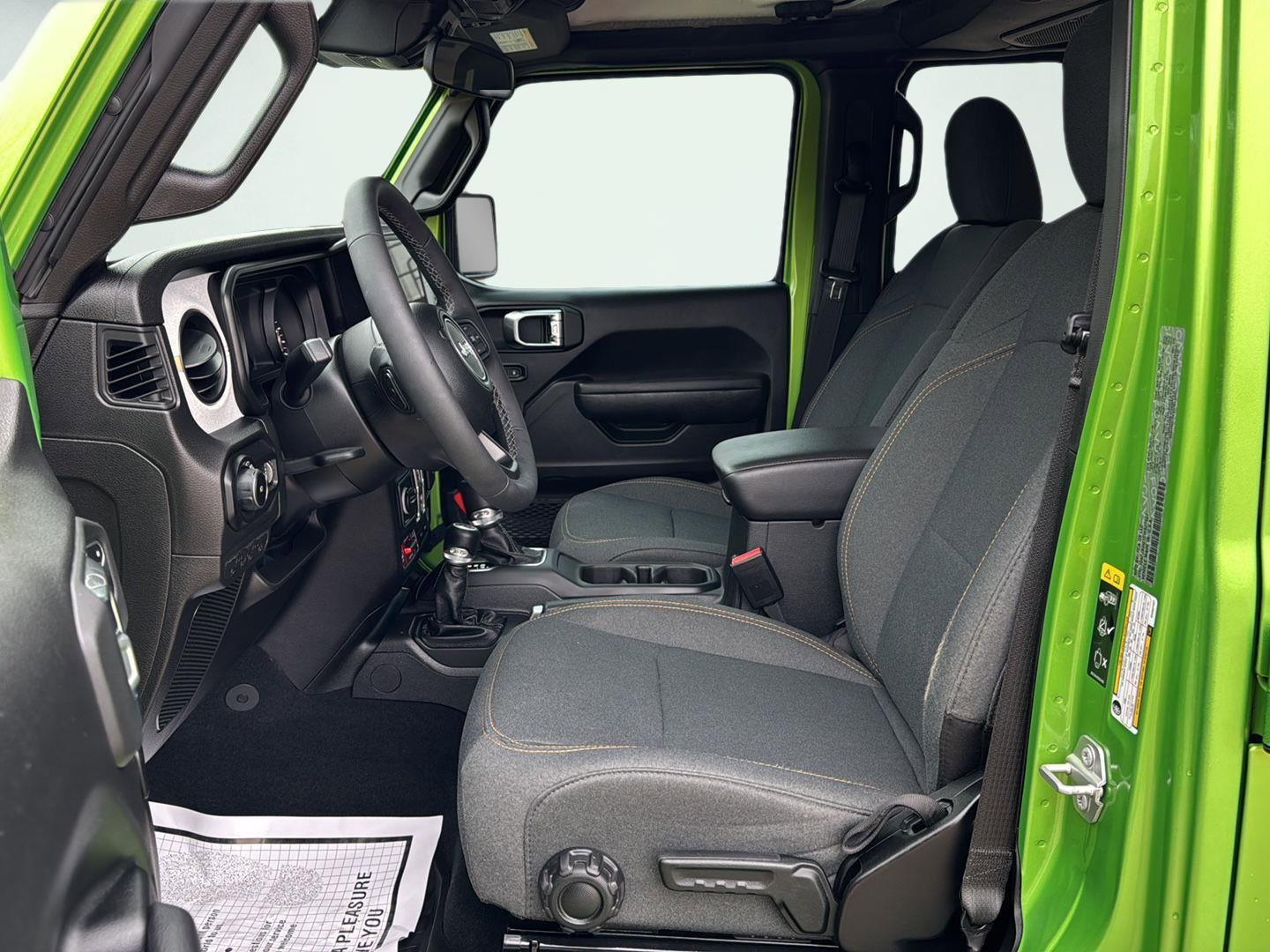 Used 2025 Jeep Wrangler Willys image 9