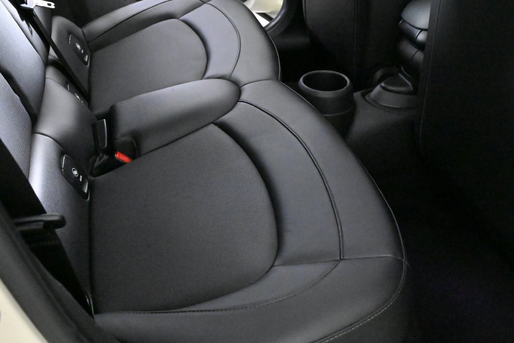 Used 2017 MINI Cooper 4-Door Hardtop FWD image 27