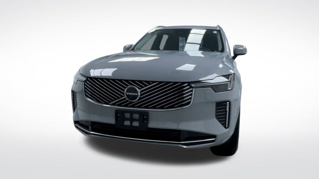 New 2026 Volvo XC90 B6 Plus w/ Protection Package Premier image 19
