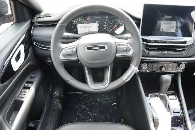 New 2025 Jeep Compass Latitude w/ Sun & Sound Group image 12