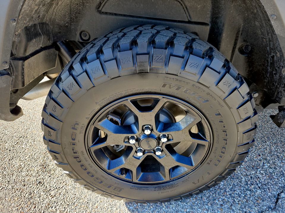 Used 2021 Jeep Wrangler Sport image 31